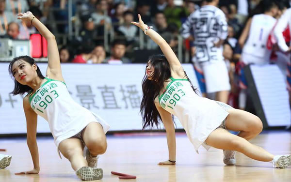 13日下午：篮坛传来KD加盟火箭、新女篮集训，WNBA李月汝最新消息